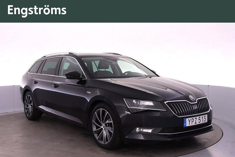 Svart Begagnad 2017 Skoda Superb LAURIN & KLEMENT Kombi | 239 000 kr (Marknadspris) - Bild 1/4