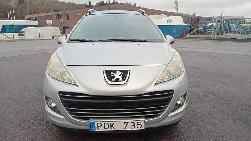 Grå Begagnad 2009 Peugeot 207 Kombi | 34 900 kr - Bild 1/4