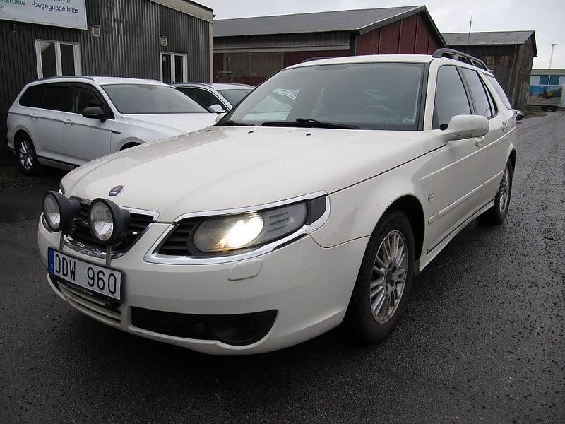 Vit Begagnad 2008 Saab 9-5 Kombi | 44 900 kr (Lite dyr) - Bild 1/4