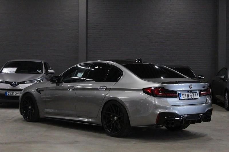 Begagnad BMW M5 600 HK (441 kW) 2018 Grå metallic Sedan