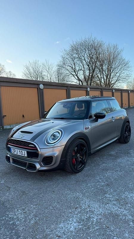 Begagnad 2020 Mini John Cooper Works Halvkombi | 259 900 kr (Marknadspris) - Bild 1/4