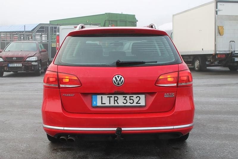 Begagnad VW Passat 140 HK (102 kW) 2011 Röd Kombi