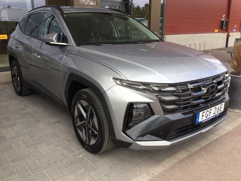 Grå Ny 2024 Hyundai Tucson Advanced SUV | 479 900 kr (Lite dyr) - Bild 1/4