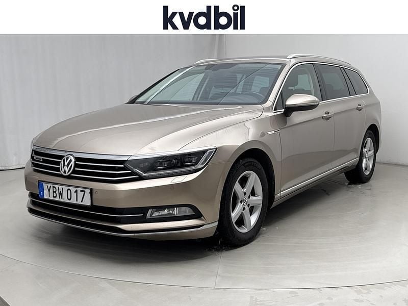 Ljusbrun Begagnad 2016 VW Passat | 137 000 kr (Marknadspris) - Bild 1/3