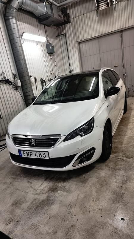 Metallic Begagnad 2015 Peugeot 308 SW GT-line Kombi | 83 000 kr (Superpris) - Bild 1/4