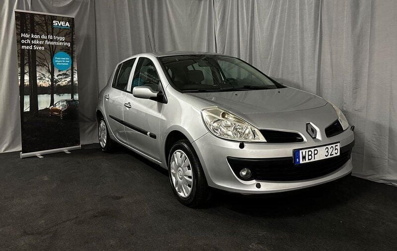 Begagnad Renault Clio R.S. R.S. 75 HK (55 kW) 2008 Silver Halvkombi