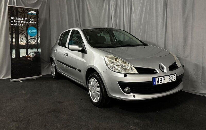 Silver Begagnad 2008 Renault Clio R.S. R.S. Halvkombi | 54 900 kr (Marknadspris) - Bild 1/4