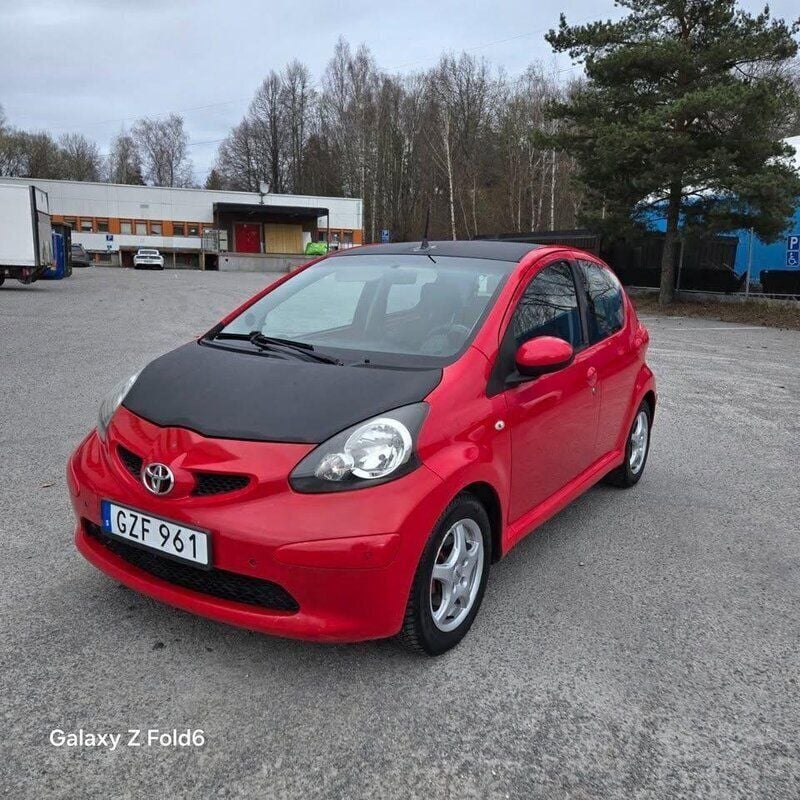 Röd Begagnad 2008 Toyota Aygo Halvkombi | 12 000 kr (Superpris) - Bild 1/4