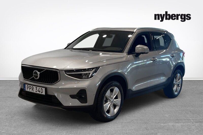 Silver Begagnad 2024 Volvo XC40 Core SUV | 329 000 kr (Superpris) - Bild 1/4