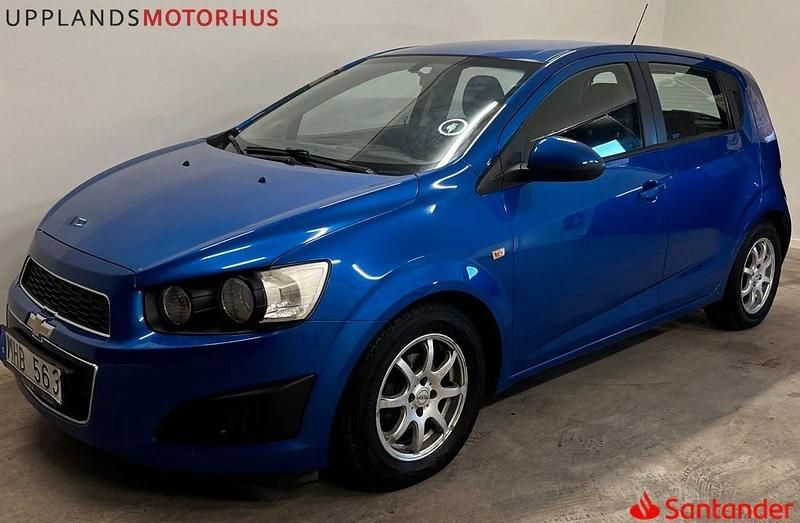 Blå Begagnad 2012 Chevrolet Aveo Halvkombi | 32 900 kr (Marknadspris) - Bild 1/4