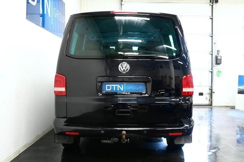 Begagnad VW Multivan Highline 180 HK (132 kW) 2012 Svart