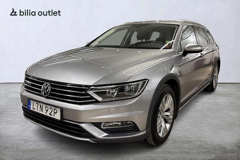Silver Begagnad 2019 VW Passat Alltrack Kombi | 214 800 kr (Bra pris) - Bild 1/3