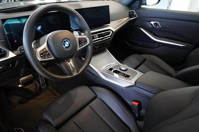 Begagnad BMW 330e M Sport 293 HK (215 kW) 2023 Svart Sedan