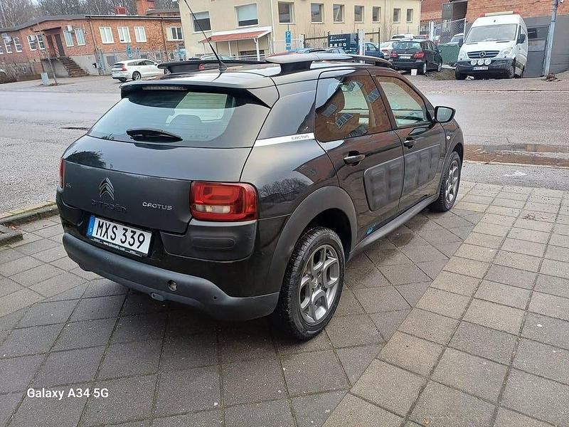 Begagnad Citroën C4 Cactus PureTech 82 HK (60 kW) 2016 Svart Halvkombi