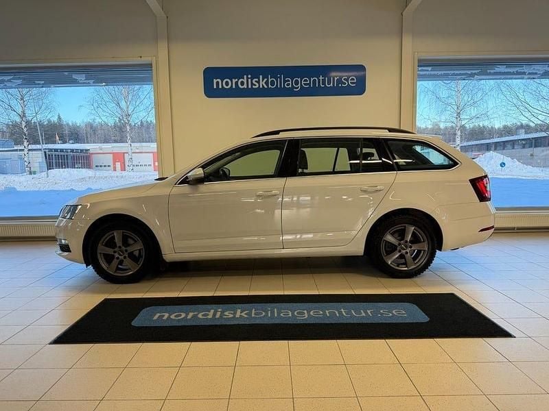 Begagnad Skoda Octavia Ambition 150 HK (110 kW) 2019 Vit Kombi