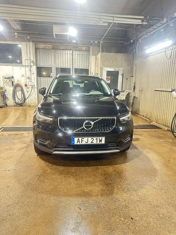 Begagnad 2021 Volvo XC40 SUV | 260 000 kr (Superpris) - Bild 1/4