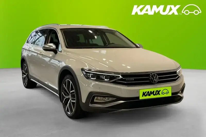Vit Begagnad 2021 VW Passat Kombi | 329 800 kr (Dyr) - Bild 1/4