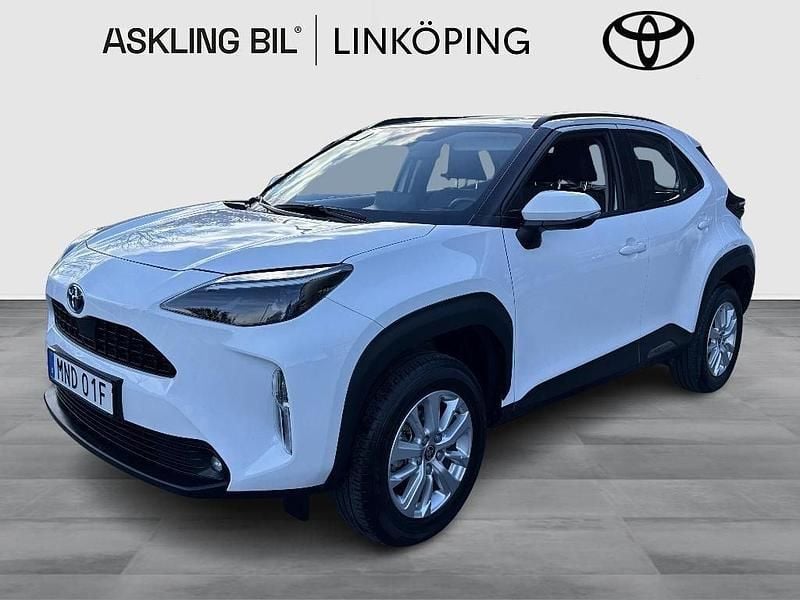 Vit Begagnad 2022 Toyota Yaris Hybrid Active SUV | 259 000 kr (Marknadspris) - Bild 1/3
