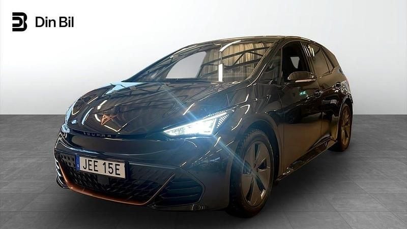 Mörkgrå (quasar grey metallic) Begagnad 2022 Cupra Born Halvkombi | 229 500 kr (Superpris) - Bild 1/4