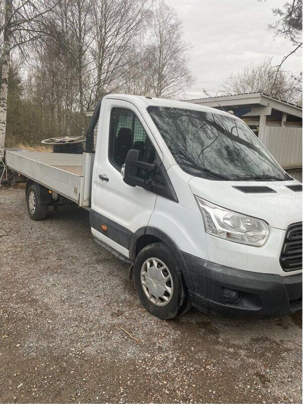 Vit Begagnad 2018 Ford Transit | 250 000 kr (Dyr) - Bild 1/3