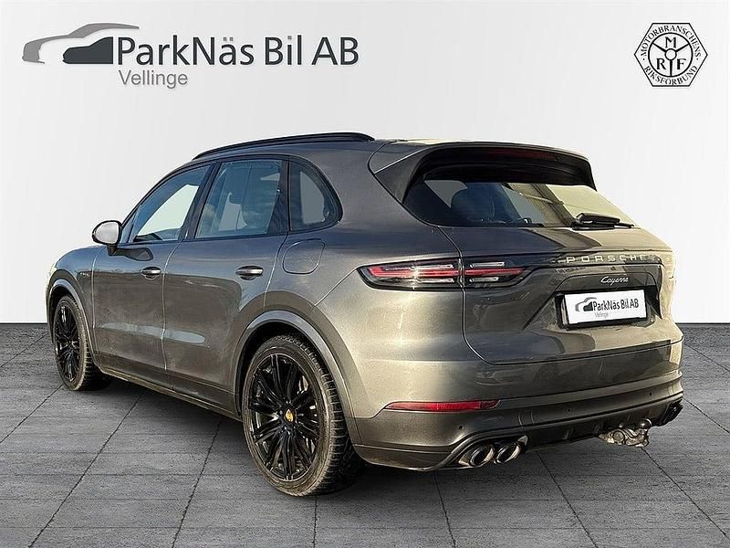Begagnad Porsche Cayenne 462 HK (339 kW) 2019 Grå SUV