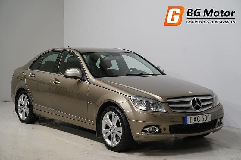 Begagnad Mercedes C320 Avantgarde 224 HK (164 kW) 2007 Brun Sedan