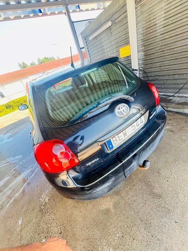 Begagnad Toyota Auris 124 HK (91 kW) 2008 Halvkombi