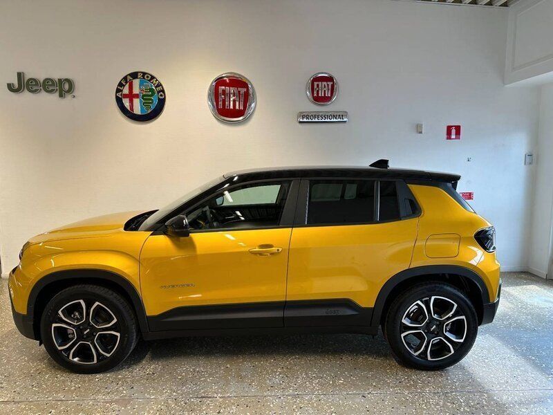 Gul Begagnad 2023 Jeep Avenger EV SUV | 494 800 kr - Bild 1/4