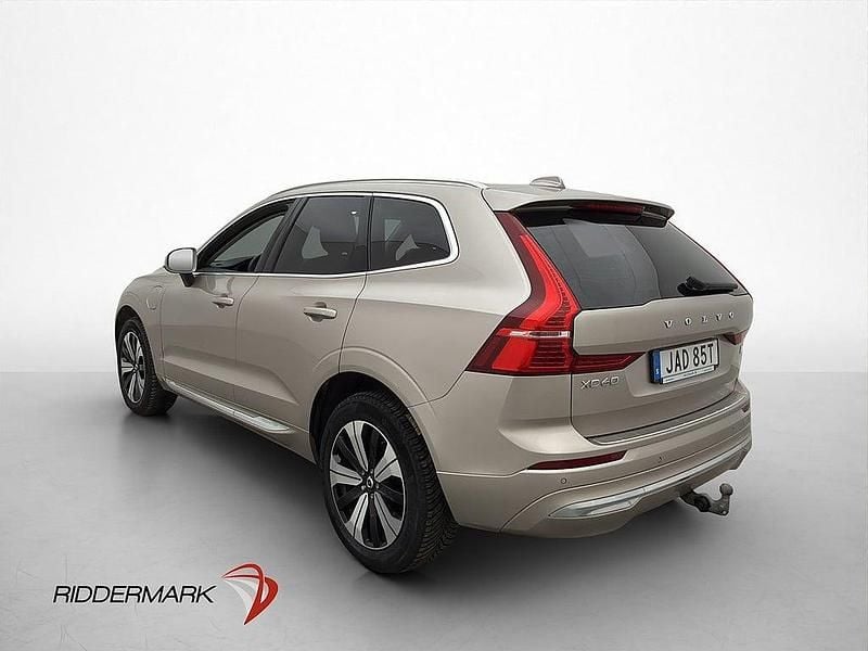 Begagnad Volvo XC60 Plus 350 HK (257 kW) 2022 Grå SUV