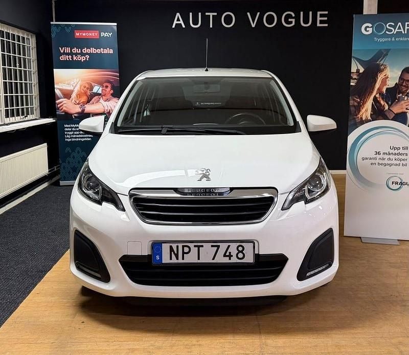 Vit Begagnad 2014 Peugeot 108 Halvkombi | 59 900 kr (Marknadspris) - Bild 1/4