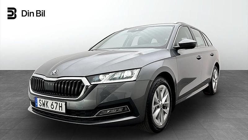 Graphite grey metallic Begagnad 2024 Skoda Octavia Style Kombi | 281 900 kr (Marknadspris) - Bild 1/4