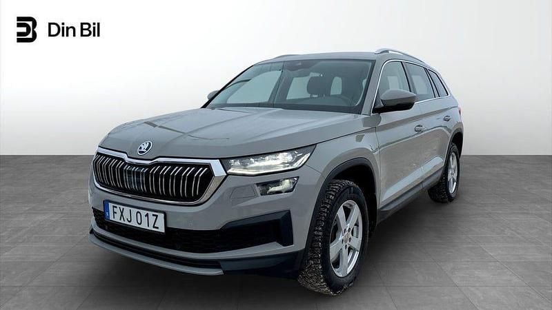 Grå Begagnad 2023 Skoda Kodiaq Style SUV | 369 000 kr (Dyr) - Bild 1/4