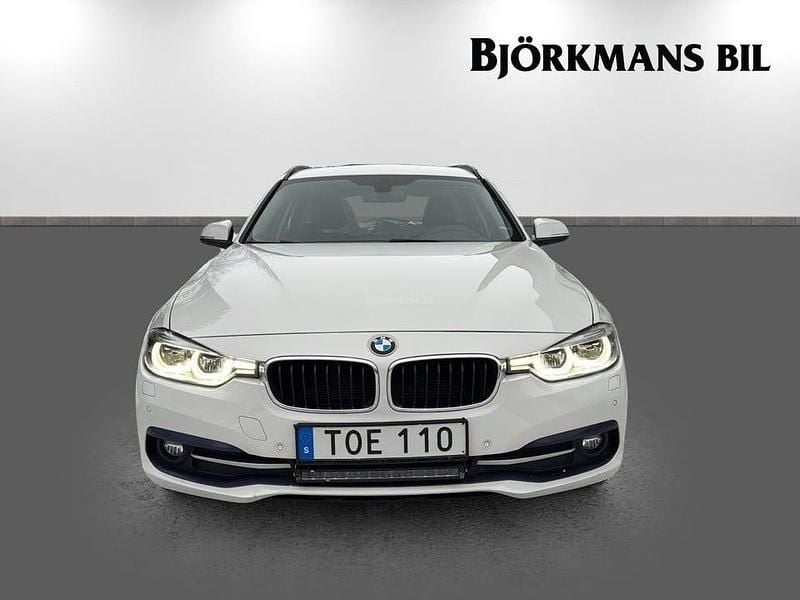 Begagnad BMW 320 Sport Line 190 HK (139 kW) 2017 Vit Kombi