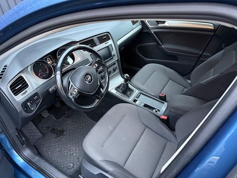 Begagnad VW Golf VII 110 HK (80 kW) 2016 Blå Kombi