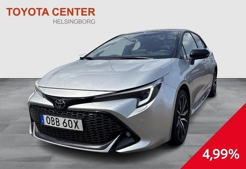 Begagnad Toyota Corolla Hybrid Sport 199 HK (146 kW) 2023 Silver Halvkombi