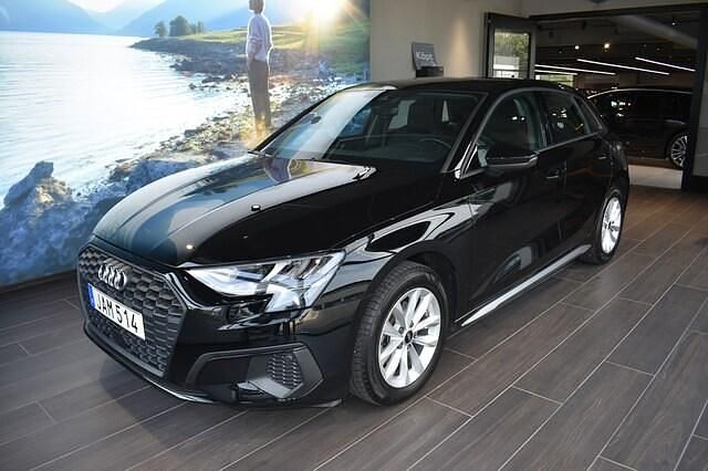 Brilliantsvart Begagnad 2023 Audi A3 Proline | 299 000 kr (Lite dyr) - Bild 1/4