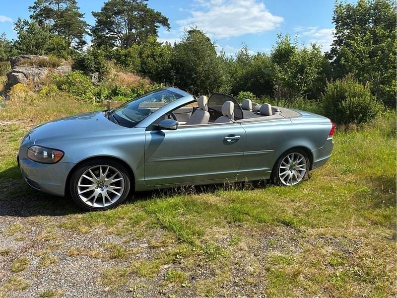 Blå Begagnad 2007 Volvo C70 Summum Cab | 125 000 kr (Marknadspris) - Bild 1/4