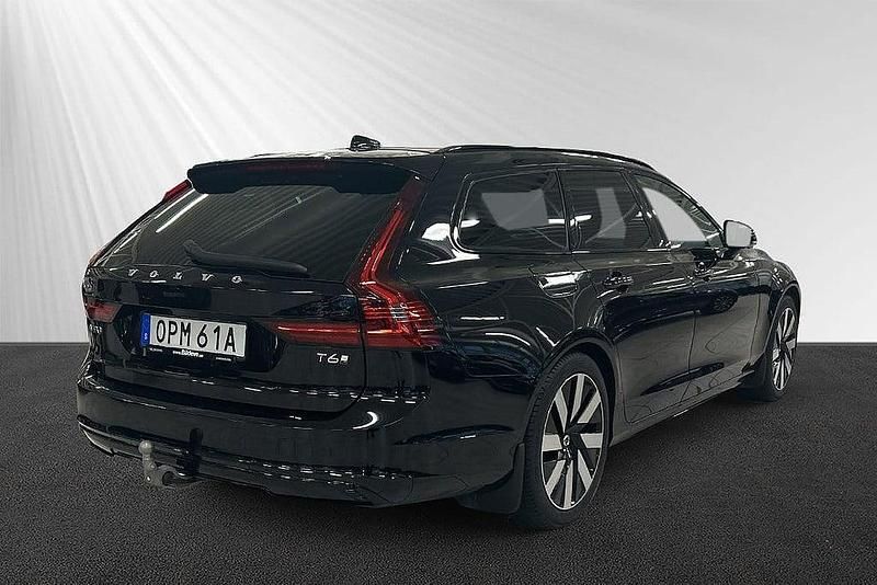 Begagnad Volvo V90 Plus 404 HK (297 kW) 2024 Svart Kombi