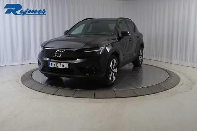 Svart Begagnad 2022 Volvo XC40 Plus SUV | 314 900 kr - Bild 1/4