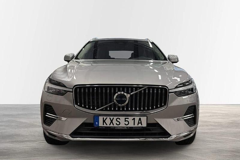 Begagnad Volvo XC60 355 HK (261 kW) 2022 Silver SUV