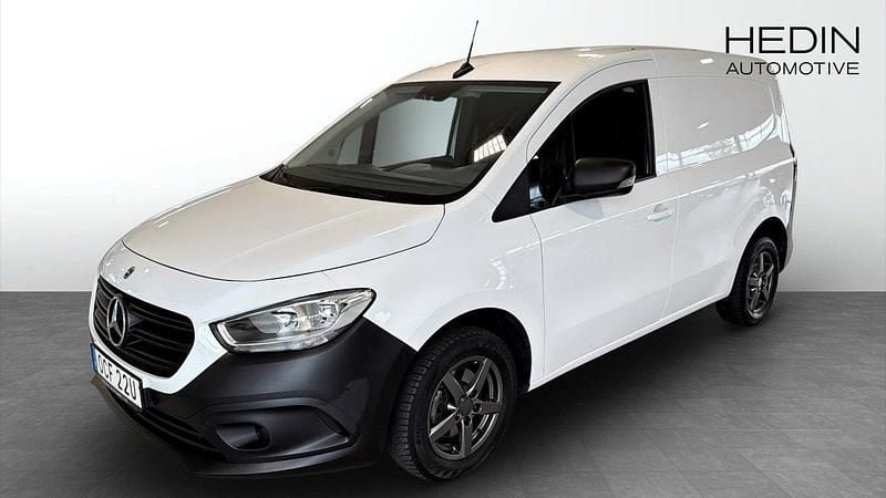 Vit (white) Begagnad 2022 Mercedes Citan 110 Van | 174 875 kr (Marknadspris) - Bild 1/4
