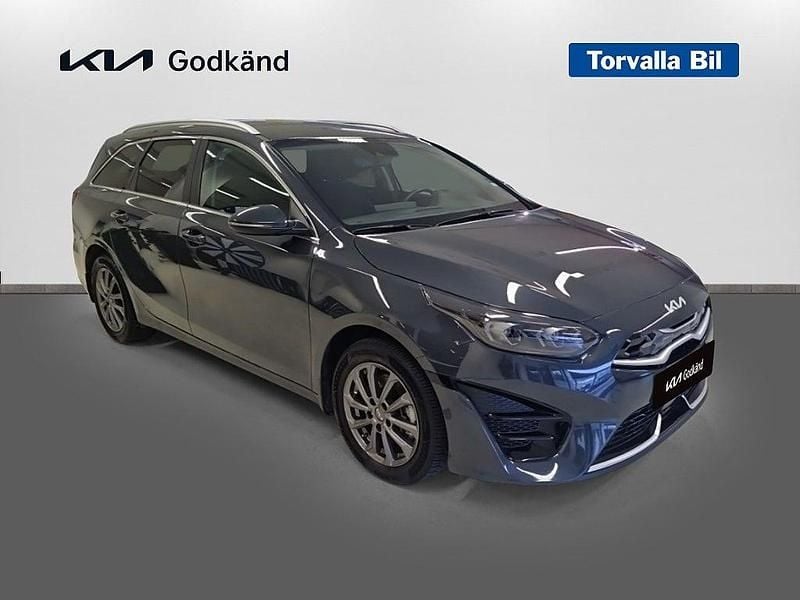 Begagnad Kia Ceed 105 HK (77 kW) 2024 Mörkgrå Halvkombi