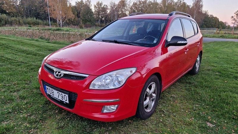 Röd Begagnad 2009 Hyundai i30 Kombi | 20 000 kr (Bra pris) - Bild 1/4
