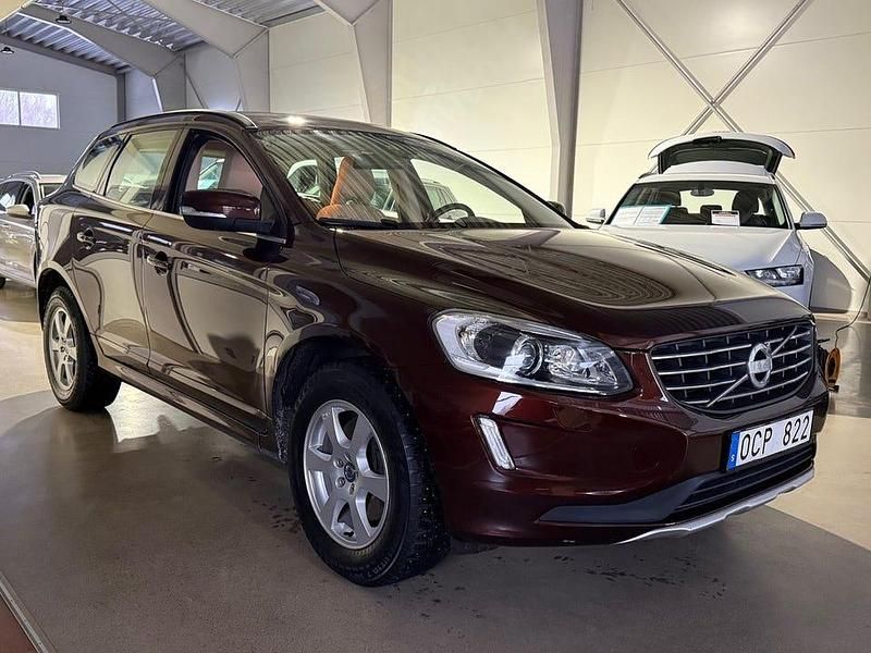 Begagnad Volvo XC60 Momentum 136 HK (100 kW) 2013 Brun SUV