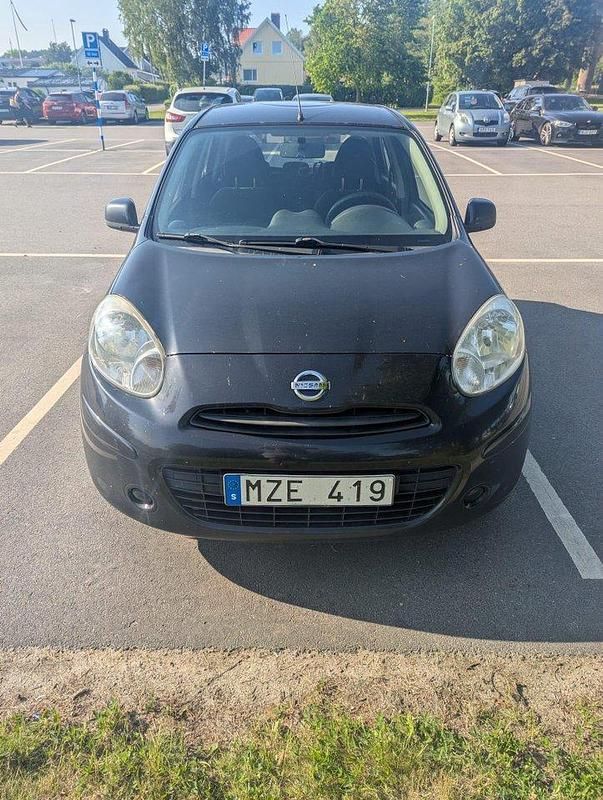 Svart Begagnad 2012 Nissan Micra Halvkombi | 20 000 kr - Bild 1/4
