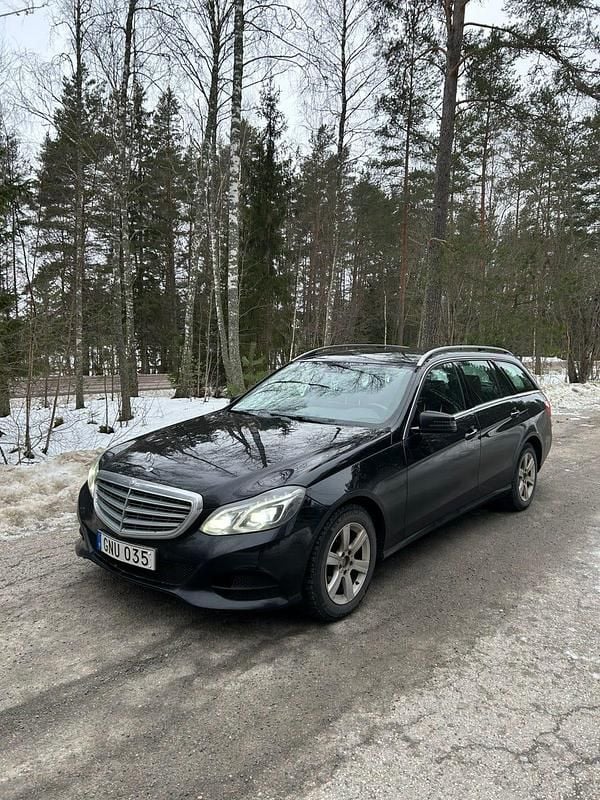 Begagnad 2015 Mercedes E220 | 100 000 kr (Bra pris) - Bild 1/4