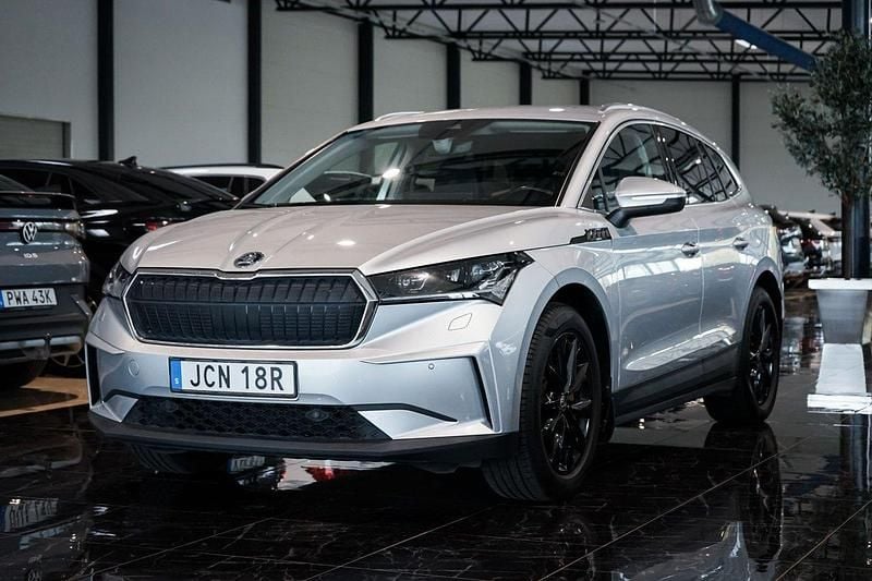 Silver Begagnad 2022 Skoda Enyaq iV SUV | 269 500 kr (Bra pris) - Bild 1/4