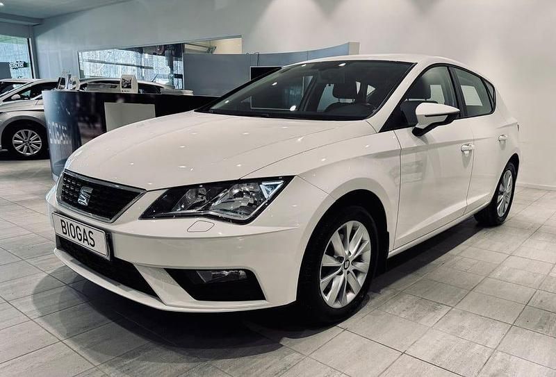 Vit Begagnad 2020 Seat Leon Style Halvkombi | 129 900 kr (Lite dyr) - Bild 1/4