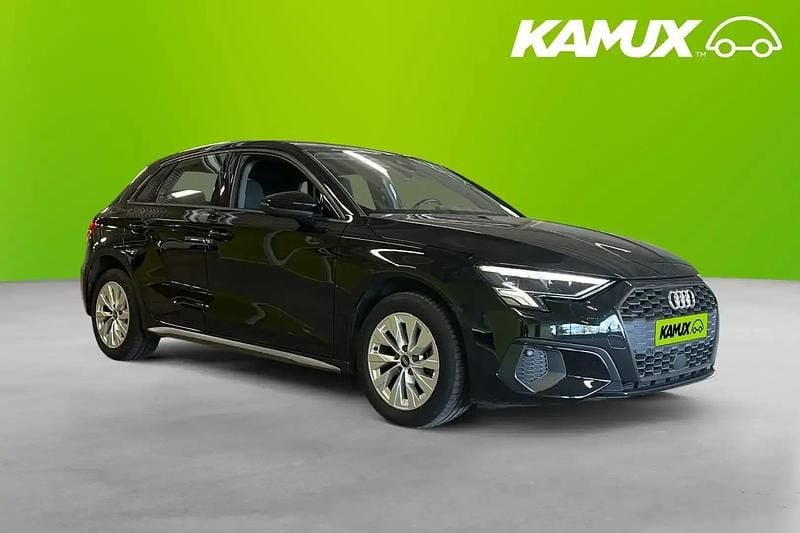 Svart Begagnad 2022 Audi A3 e-tron Halvkombi | 294 900 kr (Marknadspris) - Bild 1/4