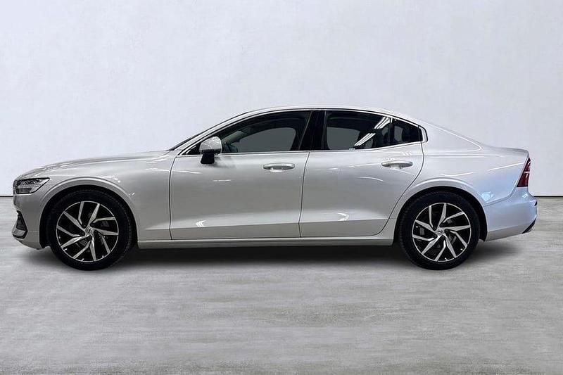 Begagnad Volvo S60 Momentum 192 HK (141 kW) 2020 Silver Sedan